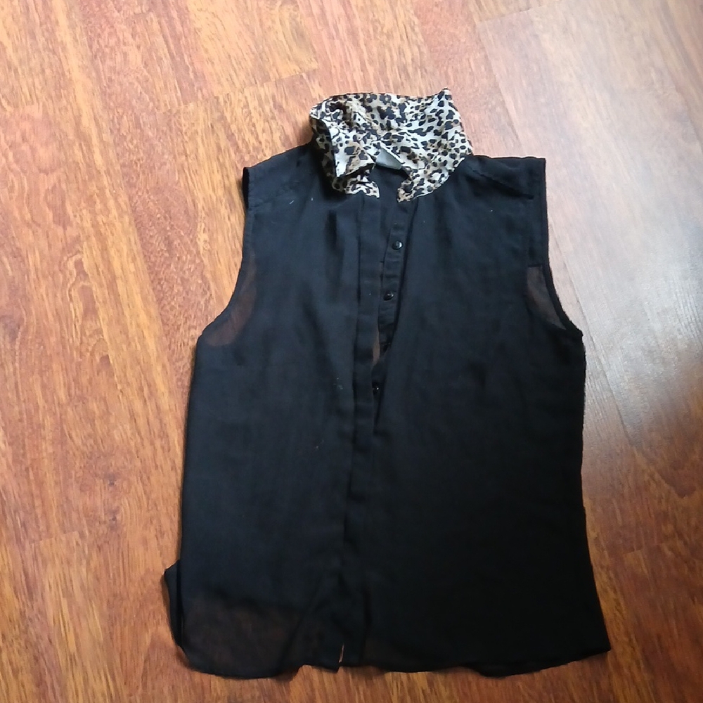 Ver Moda Sleeveless Blouse